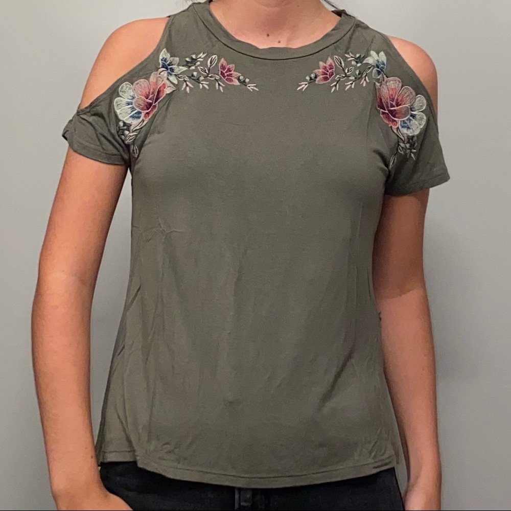 American Eagle Cold Shoulder Top